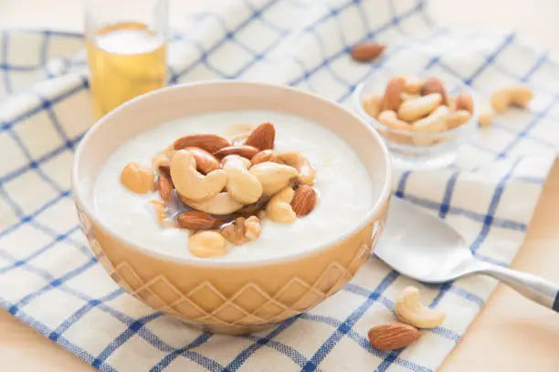 Crunchy Creamy Roasted Whole Cashew Nuts - Medium-sized bottle